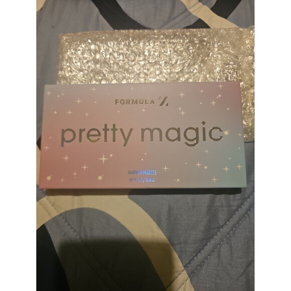 Eye Shadow Palette - Picture 1 of 4